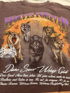 NWT Darc Sport Wolves Forever Graphic Tee